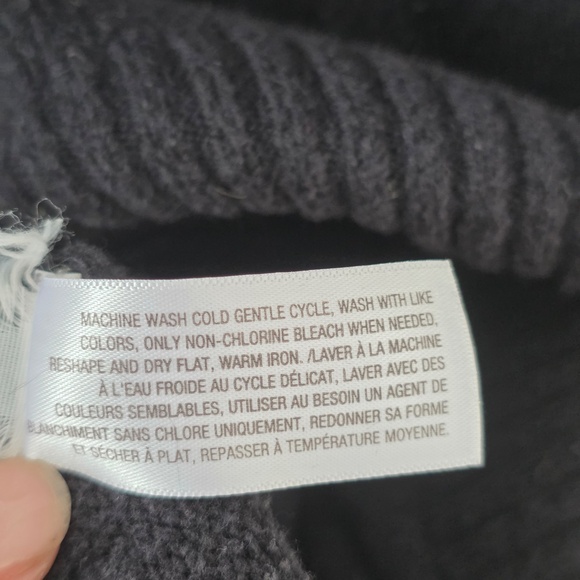 Old Navy Women's Black V-Neck Long Sweater - Large - Picture 7 of 7